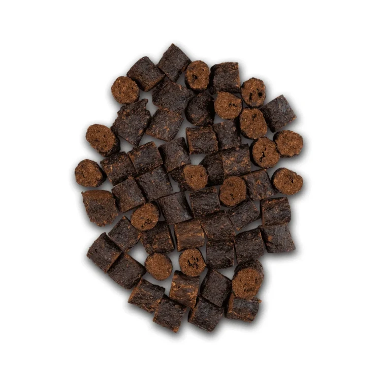 Uniszki Crunchy królik SOFT z miętą i pokrzywą dla psa. Lekkostrawna przekąska wspiera trawienie, oddech, skórę i sierść. Idealna dla wrażliwych psów, z królikiem i ziołami.