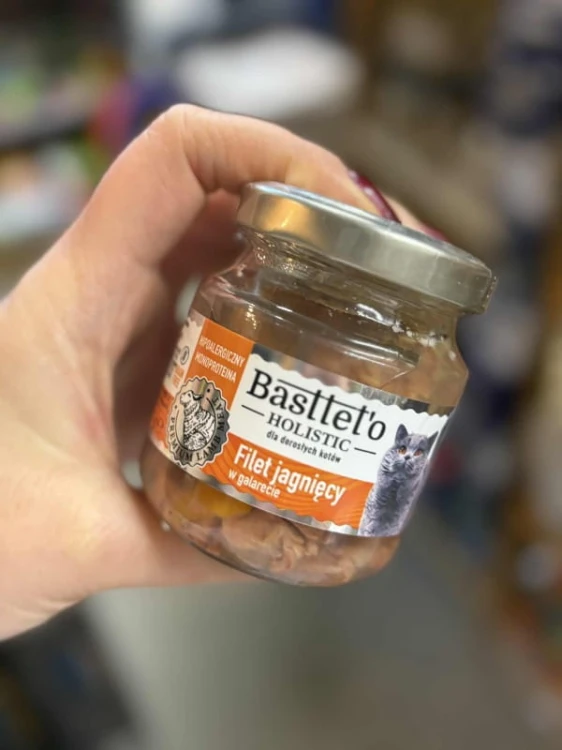 bastteto-holistic-filet-jagniecy-w-galarecie-dla-kotow-sloik-zblizenie