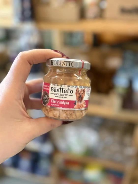 bastteto-holistic-filet-z-indyka-w-galarecie-dla-psow-sloik-zblizenie