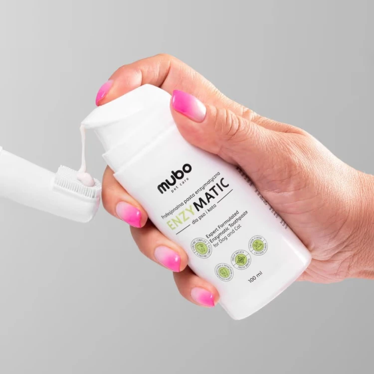 Mubo EnzyMatic Toothpaste – aplikacja pasty na czyścik na palec