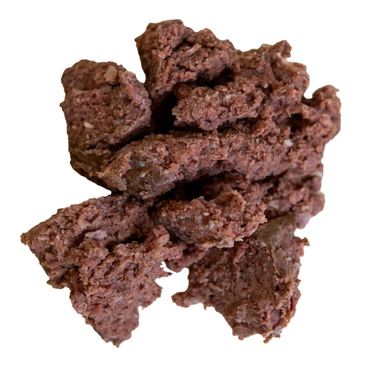 TufTuf Baton dla psa z wieprzowiną karma mokra pełnoporcjowa 900 g - zawartość po podaniu