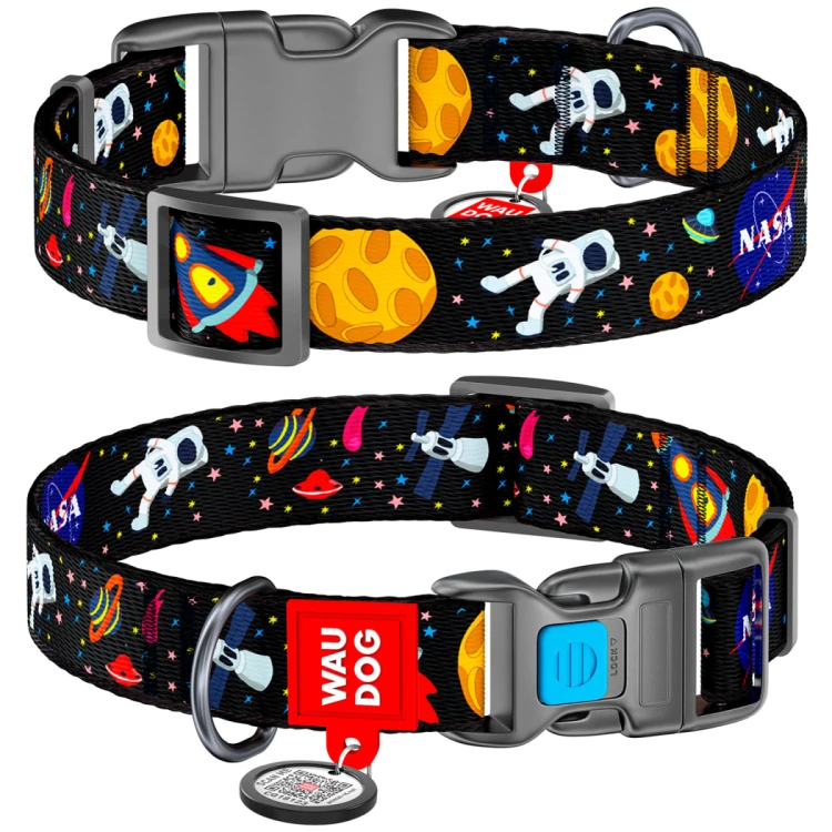 Obroża WAUDOG Nylon dla psa we wzorze NASA, widok produktu z dwóch ujęć.