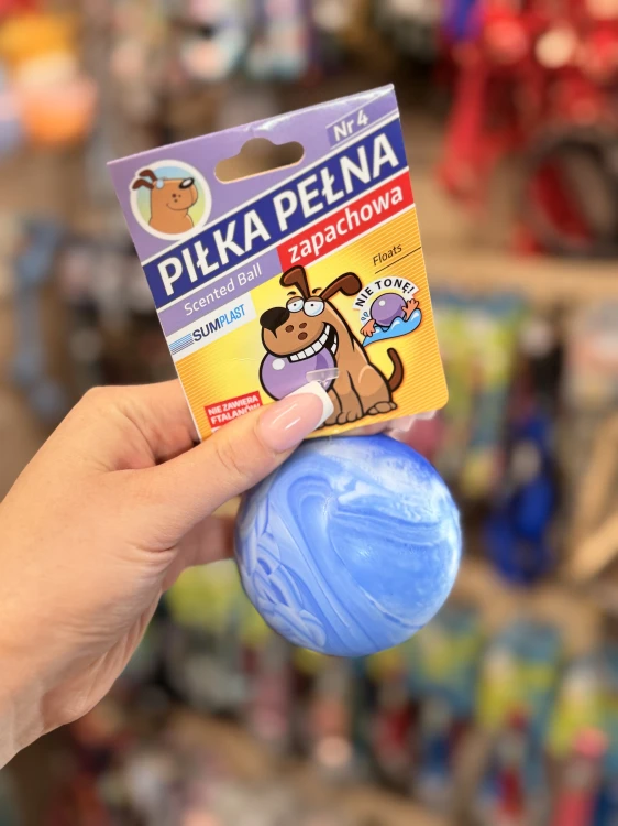 Sum-Plast Piłka Pełna nr 4 – niebieska piłka zapachowa dla psa 8 cm