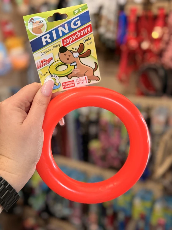 Sum-Plast Ring nr 2 zapachowa zabawka dla psa 16 cm w czerwonym kolorze