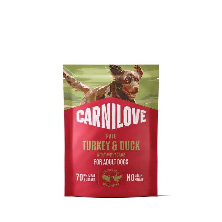 Carnilove Dog Pouch Paté z indykiem i kaczką 300 g – przód czerwonej saszetki z ilustracją psa